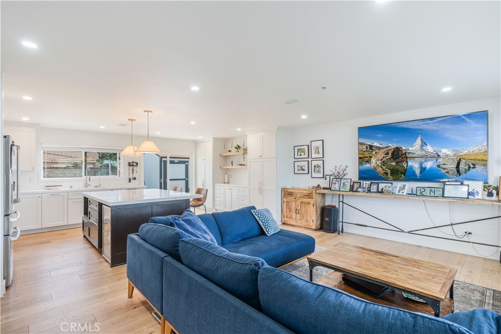 Residential for sale at 492 Graham, Camarillo CA featuring 4 beds and 2 baths