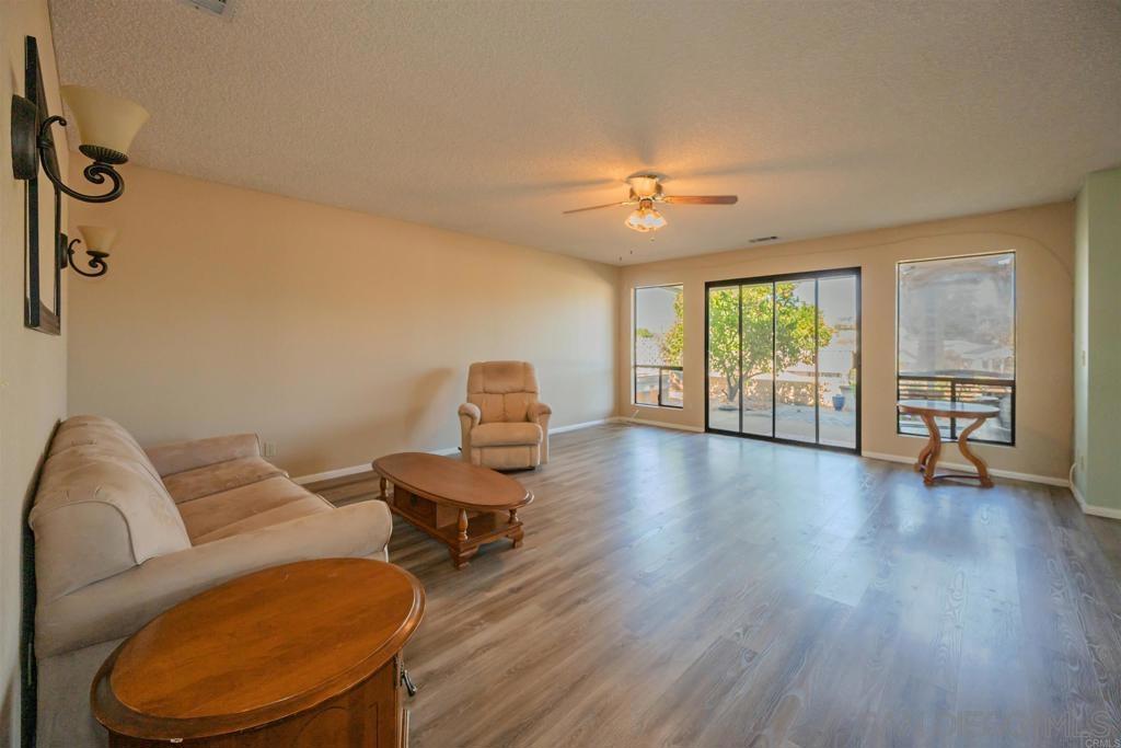 Residential Lease for rent at 1811 Lynx Glen, Escondido CA featuring 2 beds and 2 baths