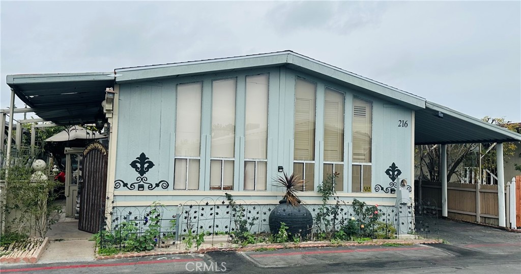 Manufactured In Park for sale at 216 Emerald, Santa Ana CA featuring 5 beds and 2 baths