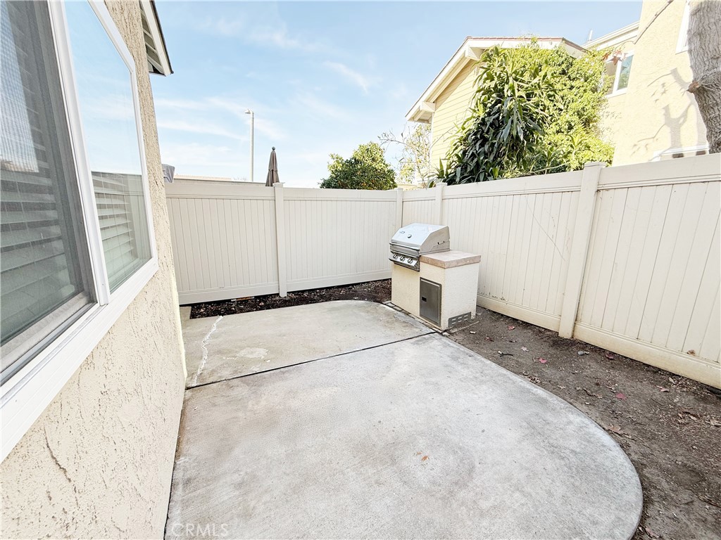 Residential Lease for rent at 173 Oval Road 2, Irvine CA featuring 3 beds and 2 baths
