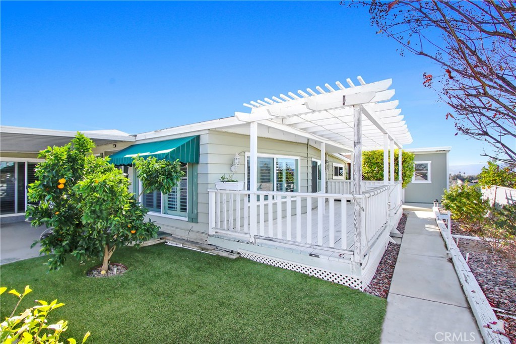 Residential for sale at 28771 Via Estrella, Murrieta CA featuring 3 beds and 2 baths