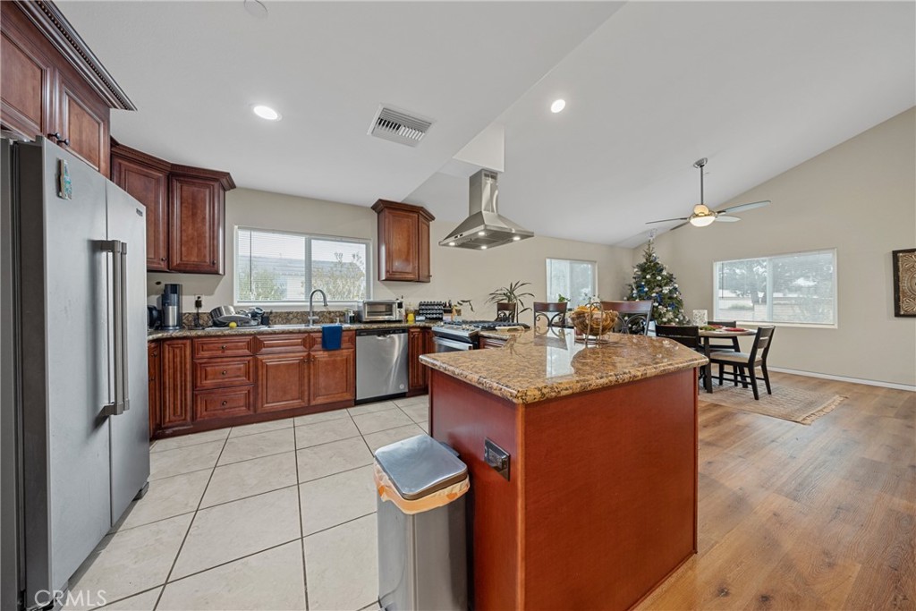 Residential Lease for rent at 65 Tennessee Street, Redlands CA featuring 3 beds and 2 baths