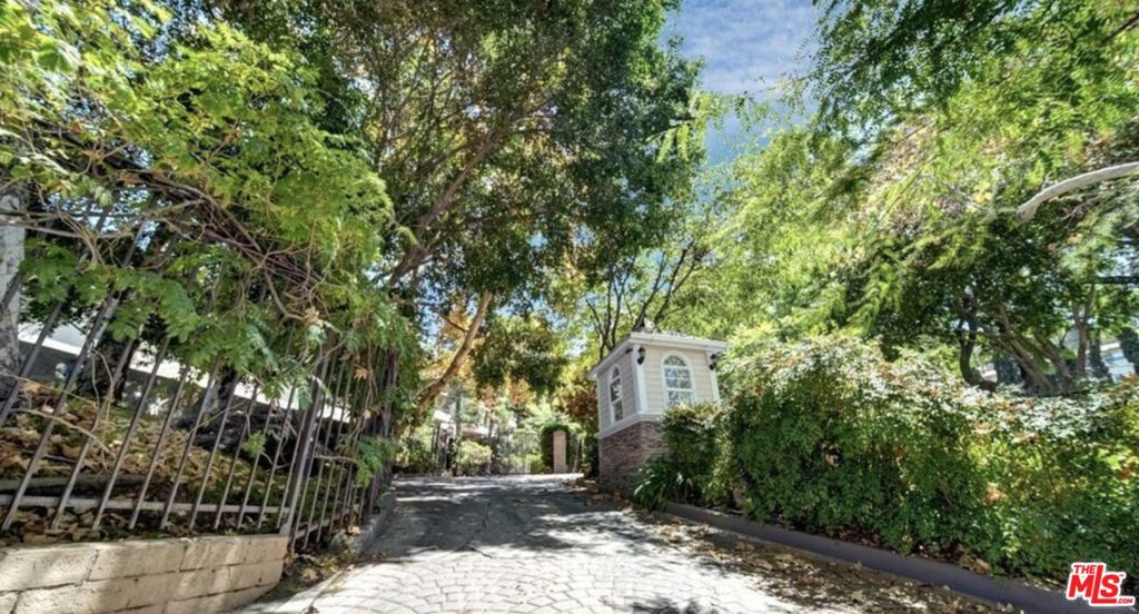 Residential for sale at 2700 Cahuenga Boulevard 2205, Los Angeles CA featuring 2 beds and 2 baths