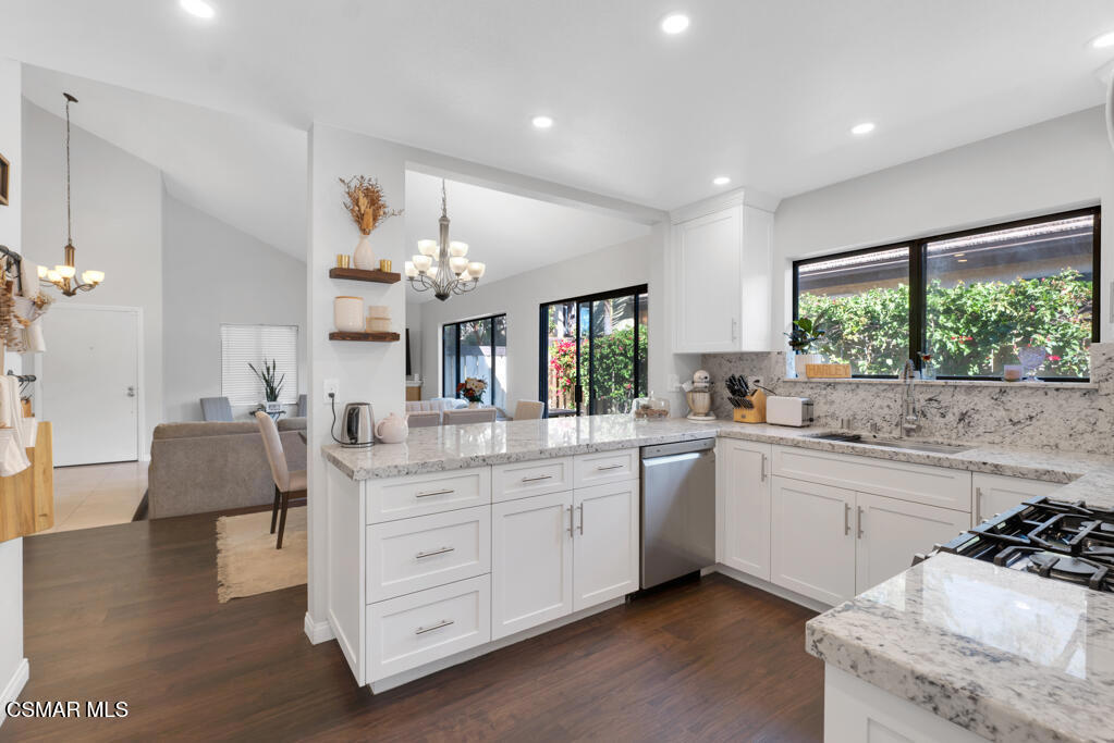 Residential Lease for rent at 491 Yorba Linda Place, Camarillo CA featuring 3 beds and 2 baths