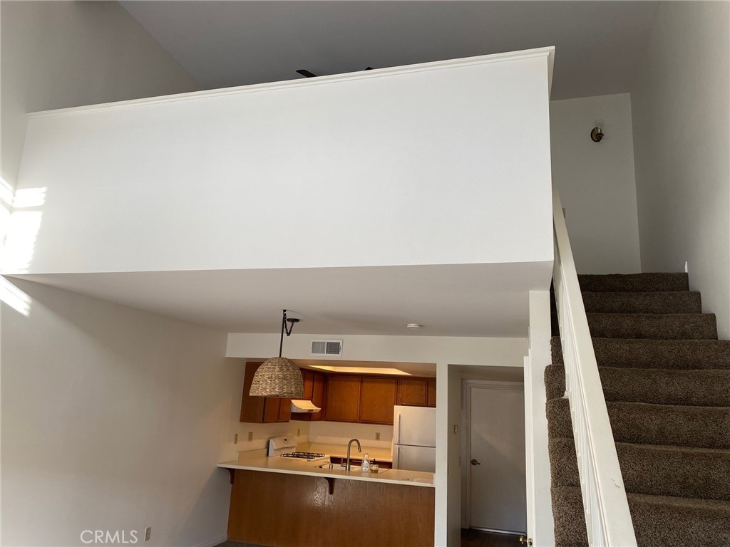 Residential Lease for rent at 805 W Grondahl B, Covina CA featuring 1 bed and 2 baths