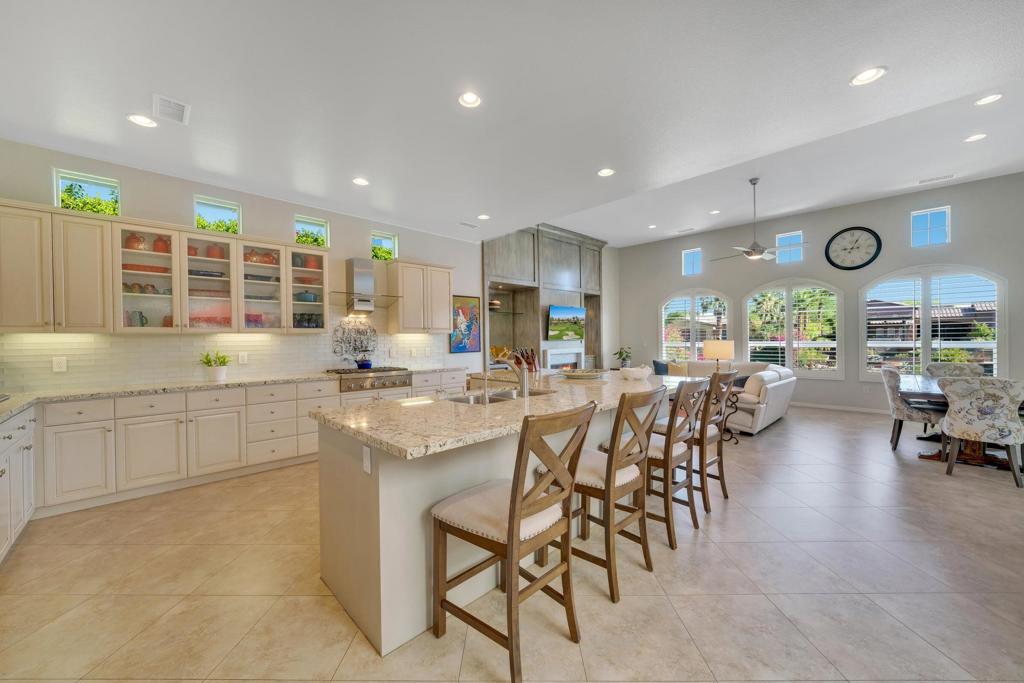 Residential for sale at 8 Via Santa Ramona, Rancho Mirage CA featuring 4 beds and 5 baths