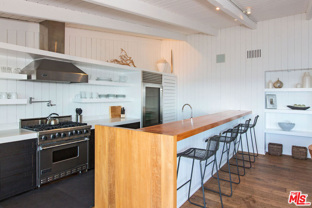 Residential Lease for rent at 24222 MALIBU Road, Malibu CA featuring 2 beds and 2 baths