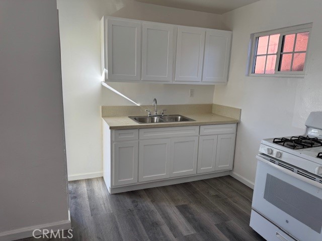 Residential Lease for rent at 1159 E 74th, Los Angeles CA featuring 1 bed and 1 bath