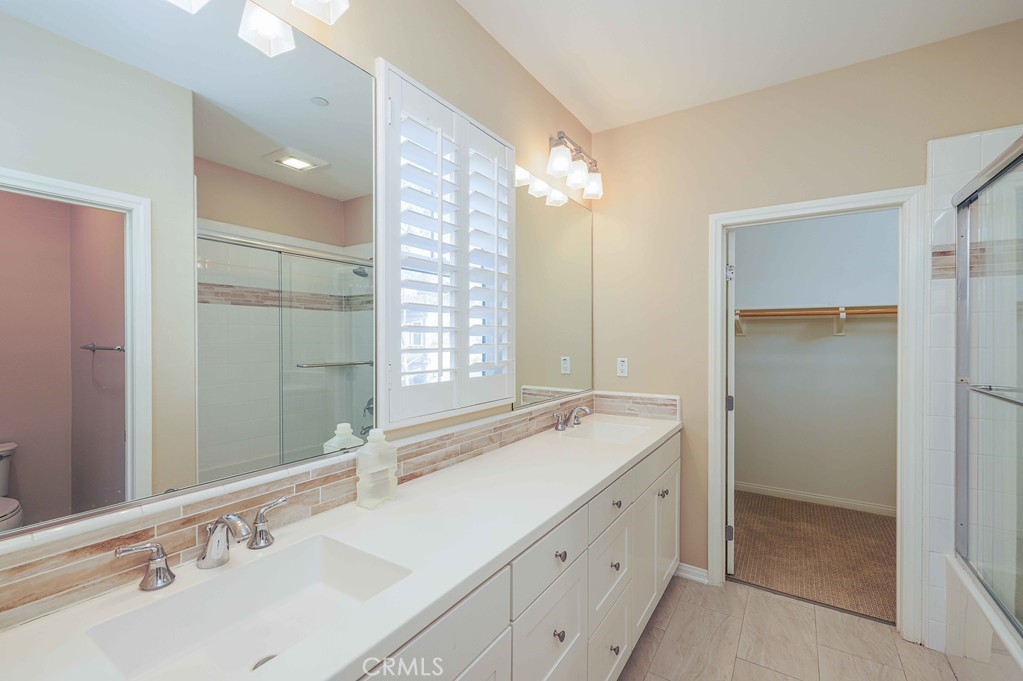 Residential Lease for rent at 125 Waterleaf, Irvine CA featuring 3 beds and 3 baths