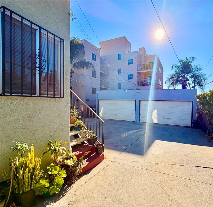 Residential Income for sale at 2316 Michigan, Los Angeles CA