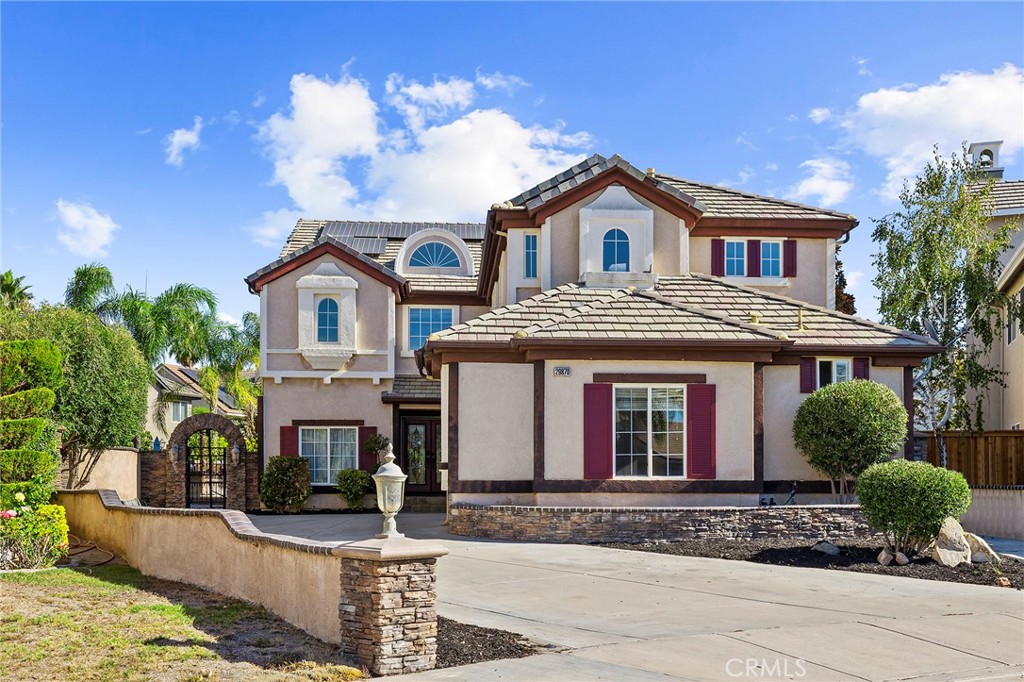 Residential for sale at 29870 Gardenia, Murrieta CA featuring 6 beds and 4 baths