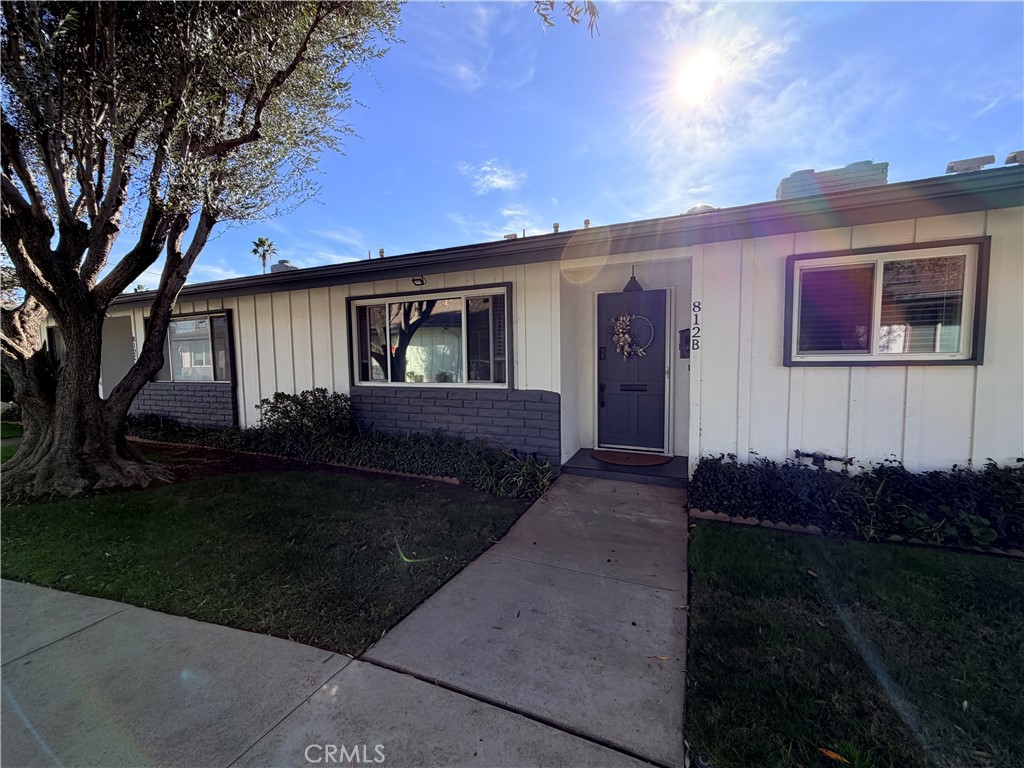 Residential Lease for rent at 812 E Washington, Escondido CA featuring 2 beds and 2 baths