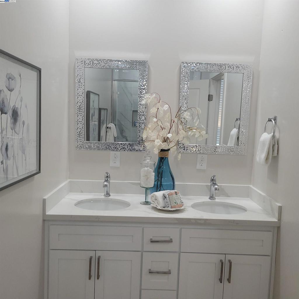 Residential Lease for rent at 2627 Beaumont St, Sacramento CA featuring 5 beds and 4 baths