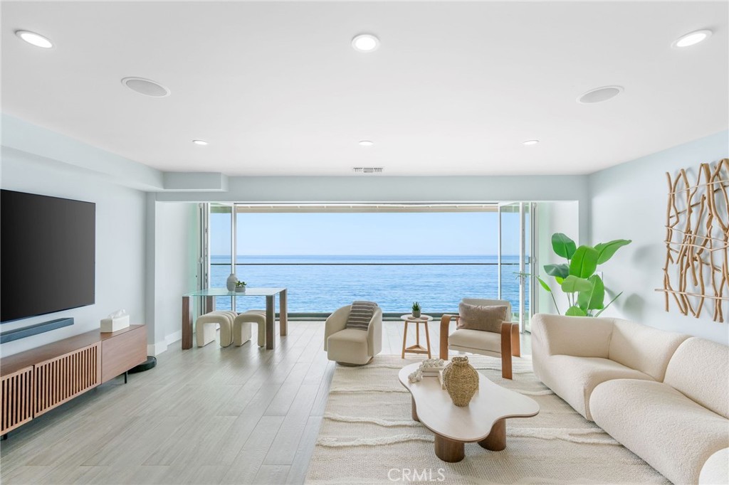 Residential Lease for rent at 91 Blue Lagoon, Laguna Beach CA featuring 3 beds and 3 baths