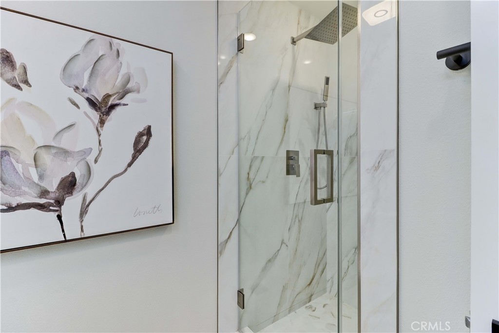 Residential for sale at 522 Calle Aragon B, Laguna Woods CA featuring 2 beds and 2 baths