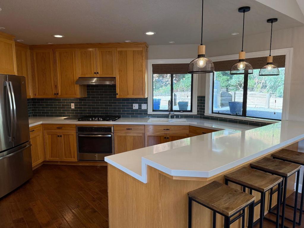 Residential Lease for rent at 10 Fred Court, Scotts Valley CA featuring 3 beds and 3 baths