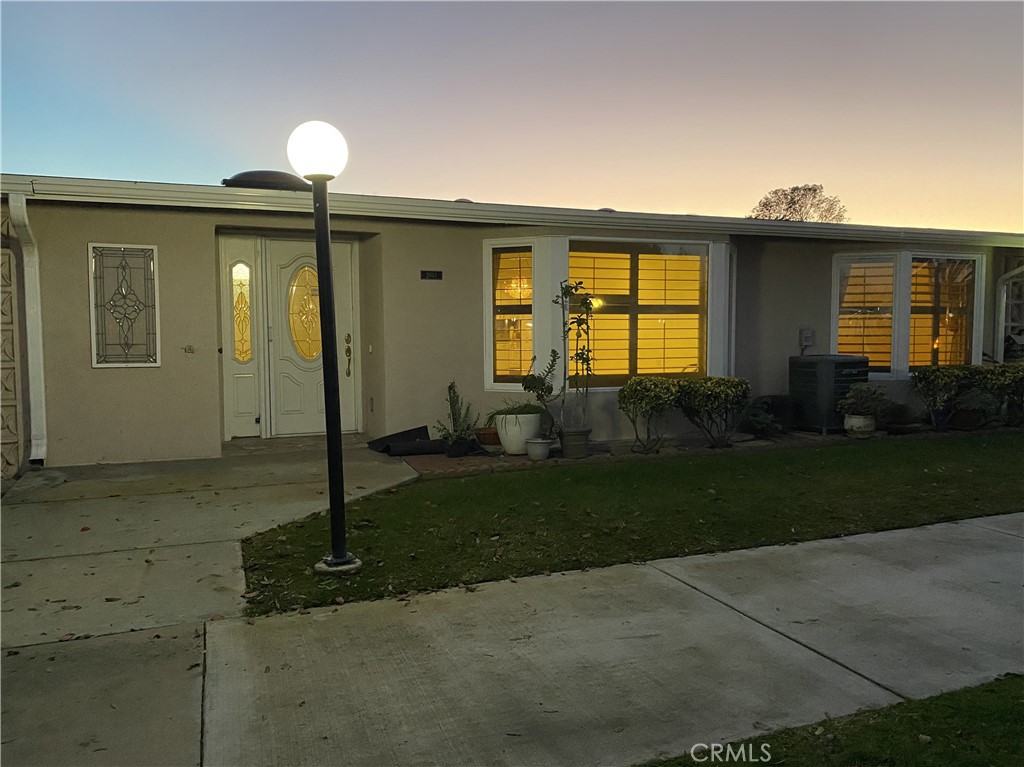 Residential for sale at 13151 Shawnee Ln., M11-266J, Seal Beach CA featuring 2 beds and 2 baths