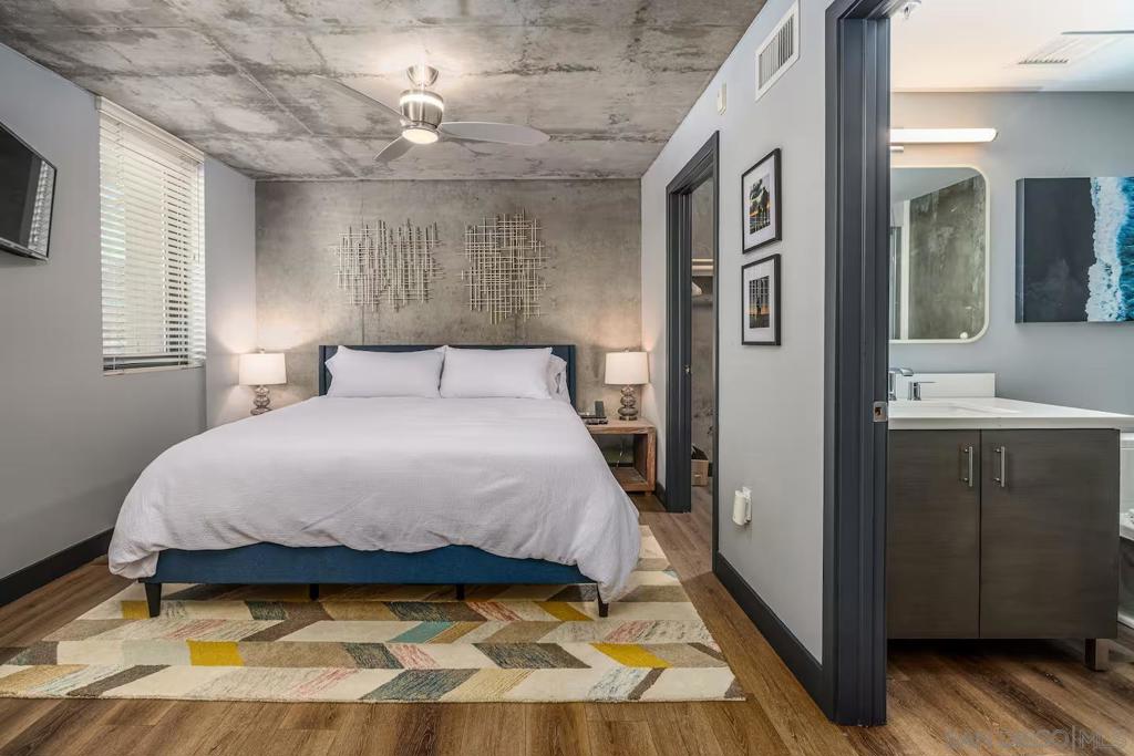 Residential Lease for rent at 1050 Island Ave 105, San Diego CA featuring 1 bed and 2 baths