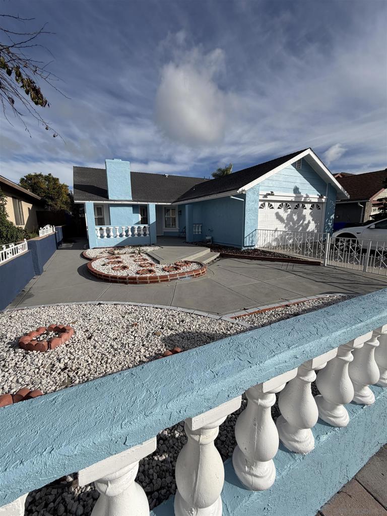 Residential Lease for rent at 1095 Stillwell, San Diego CA featuring 3 beds and 2 baths