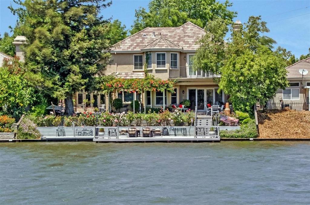 Residential Lease for rent at 4824 Longcove Drive, Stockton, San Joaquin County CA featuring 4 beds and 4 baths