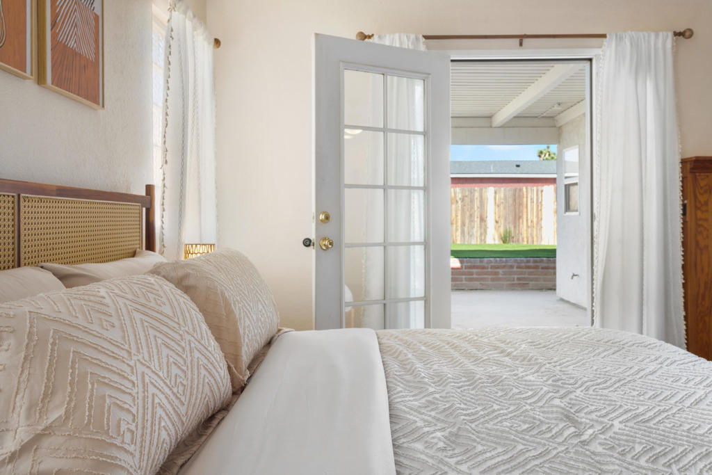 Residential for sale at 7607 Lucerne Vista Avenue, Yucca Valley CA featuring 5 beds and 3 baths