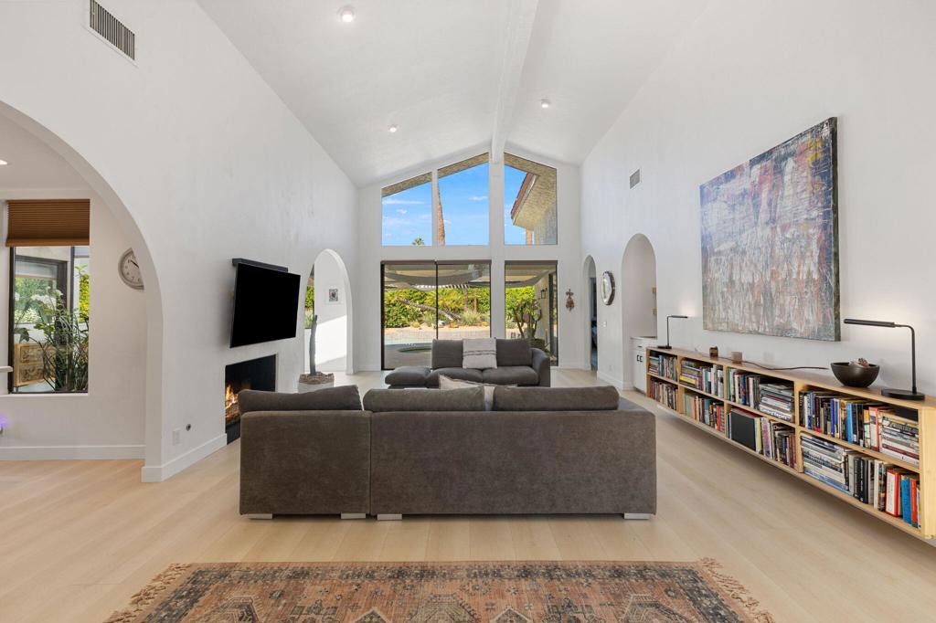 Residential for sale at 4 Lincoln Place, Rancho Mirage CA featuring 3 beds and 3 baths