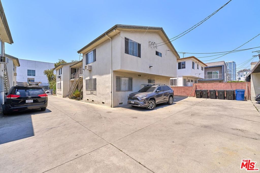 Residential Income for sale at 964 S New Hampshire Avenue, Los Angeles CA featuring 11 beds and 6 baths