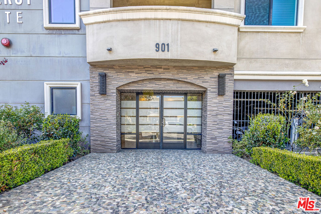 Residential for sale at 901 S Gramercy Drive 205, Los Angeles CA featuring 3 beds and 2 baths