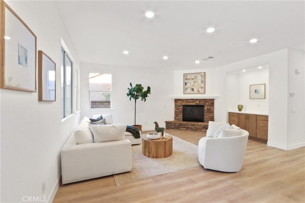 Residential for sale at 1607 Spyglass, Corona CA featuring 5 beds and 4 baths