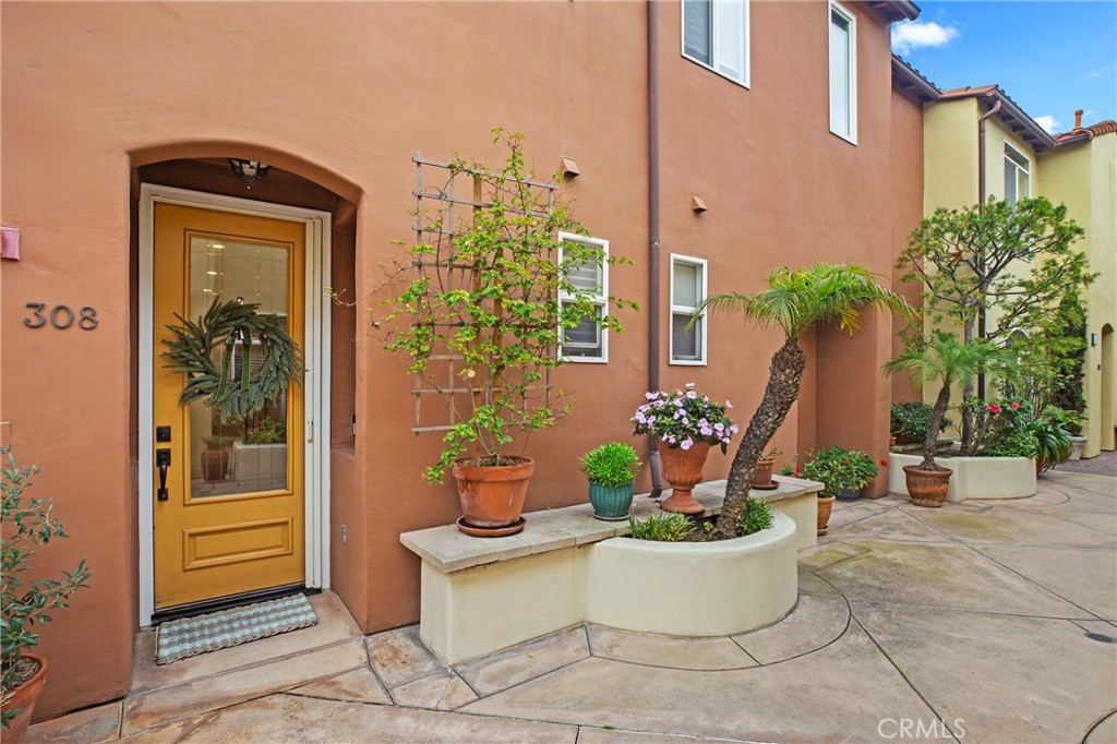 Residential Lease for rent at 308 5th Street, Huntington Beach CA featuring 2 beds and 3 baths