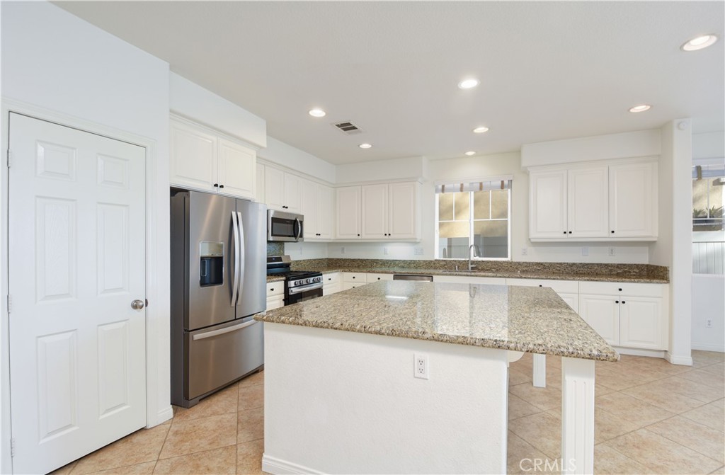 Residential for sale at 28841 Edenton Way, Temecula CA featuring 3 beds and 2 baths