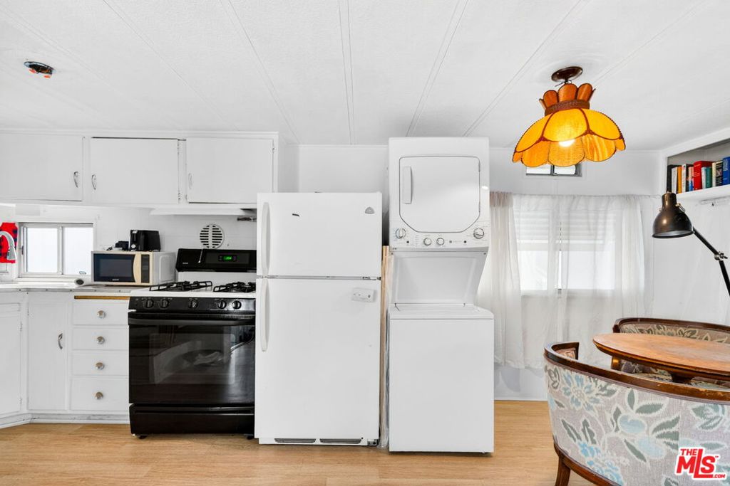 Manufactured In Park for sale at 11250 Playa Street 43, Culver City CA featuring 1 bed and 1 bath