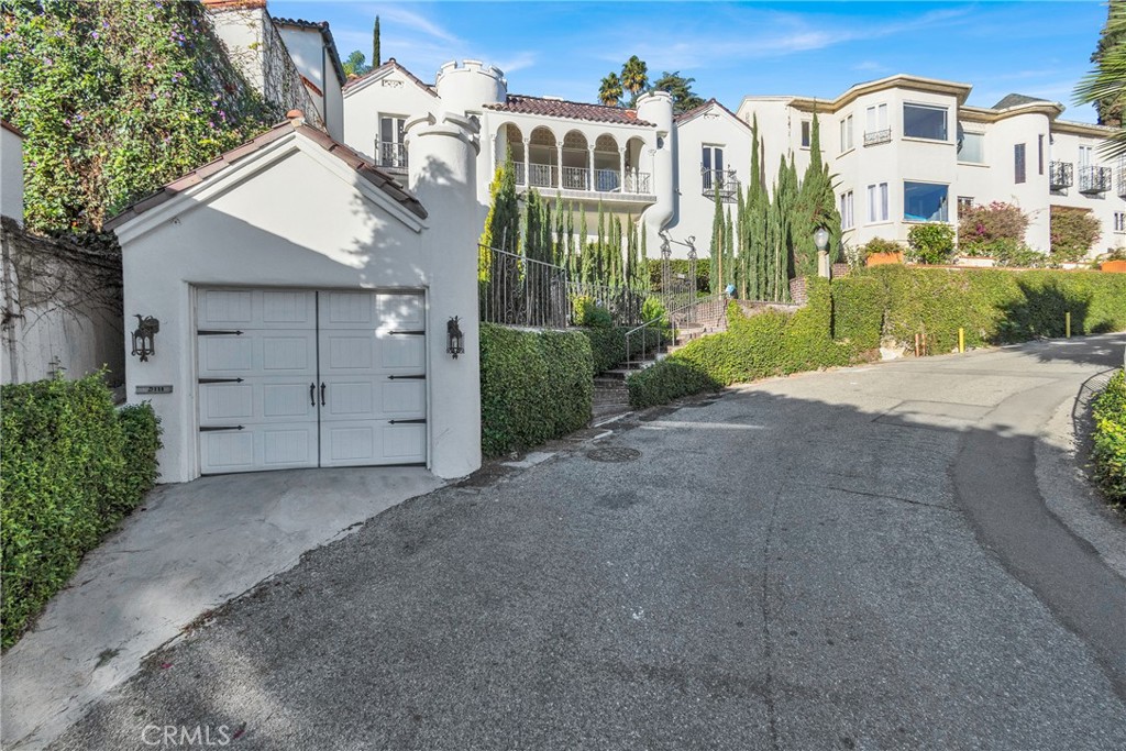 Residential for sale at 2111 Rockledge, Los Angeles CA featuring 3 beds and 2 baths