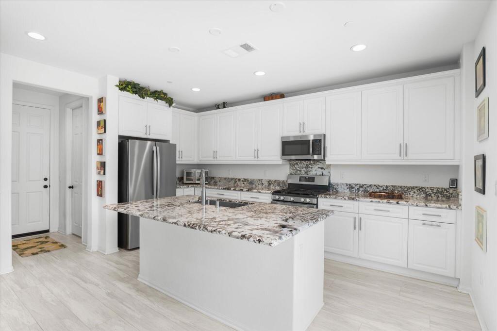 Residential for sale at 29102 Crabapple, Lake Elsinore CA featuring 3 beds and 3 baths