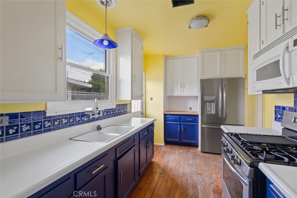 Active for sale at Lakewood, CA, Lakewood, CA CA and 2 baths