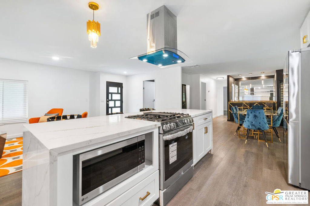 Manufactured In Park for sale at 126 Via Valverde, Cathedral City CA featuring 2 beds and 2 baths