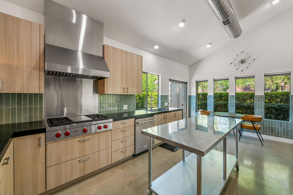 Residential for sale at 24 Calle Ardilla, Rancho Mirage CA featuring 3 beds and 4 baths