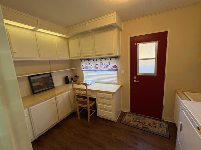 Manufactured In Park for sale at 38521 Cactus Lane, Palm Desert CA featuring 2 beds and 2 baths