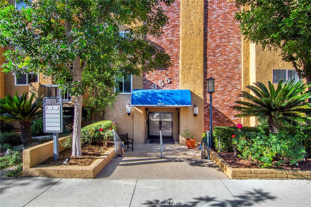 Residential for sale at 355 S Madison Avenue 310, Pasadena CA featuring 1 bed and 1 bath