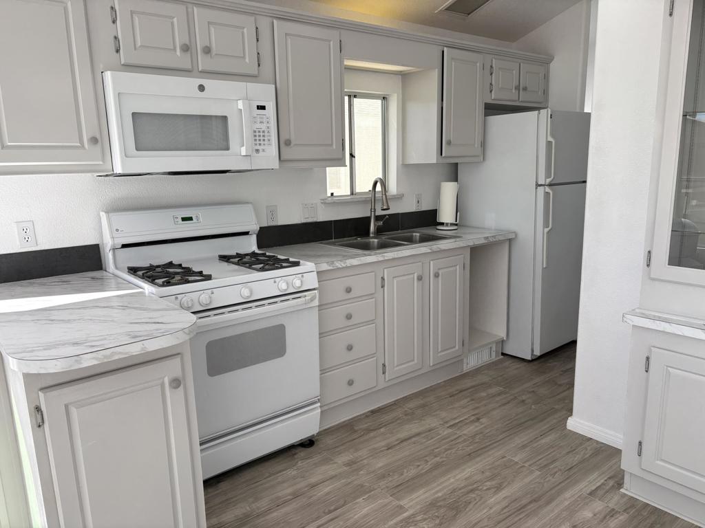 Manufactured In Park for sale at 74711 Dillon Road #819, Desert Hot Springs CA featuring 1 bed and 1 bath