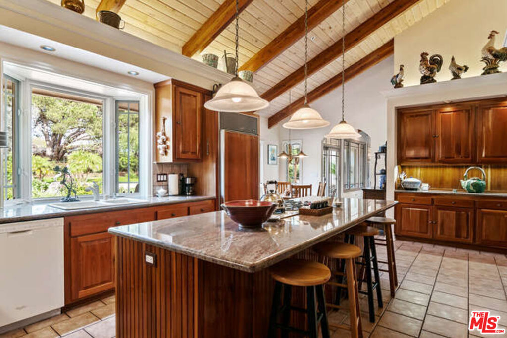 Residential for sale at 525 Valley Vista Drive, Camarillo CA featuring 6 beds and 5 baths