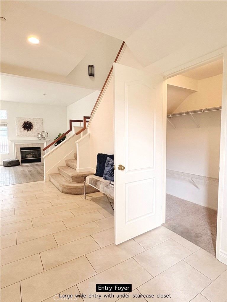 Residential for sale at 620 Ivywood F, Simi Valley CA featuring 3 beds and 3 baths