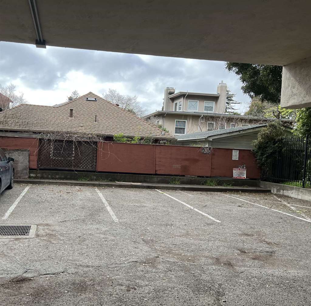 Residential Lease for rent at 2636 WARRING ST, Berkeley CA featuring 1 bed and 1 bath