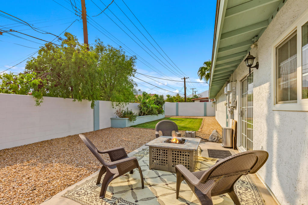 Residential for sale at 52790 Avenida Obregon, La Quinta CA featuring 3 beds and 2 baths