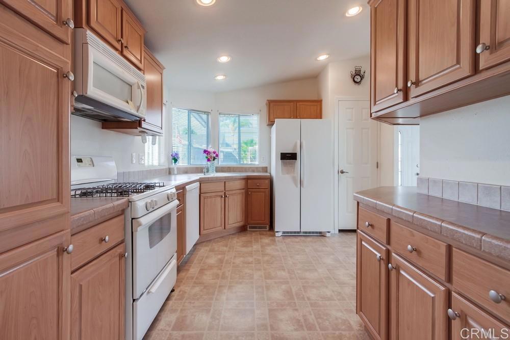 Manufactured In Park for sale at 200 N El Camino Real 357, Oceanside CA featuring 2 beds and 2 baths