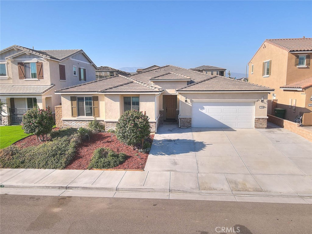 Residential for sale at 12914 Shorthorn, Eastvale CA featuring 4 beds and 3 baths