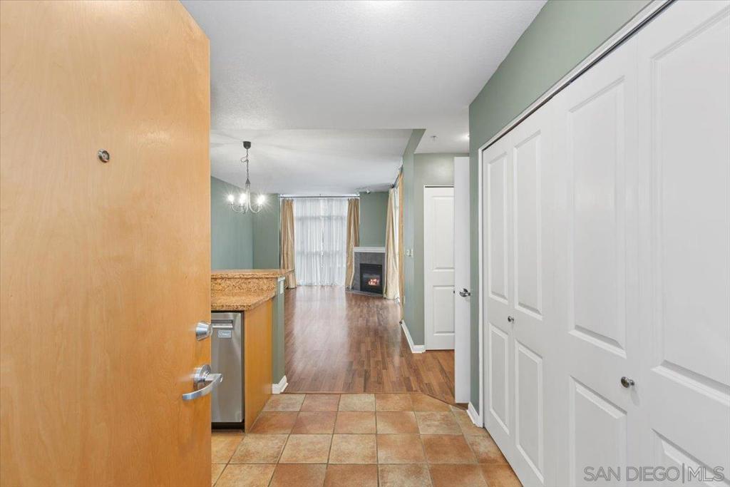 Residential Lease for rent at 850 Beech St 405, San Diego CA featuring 1 bed and 1 bath