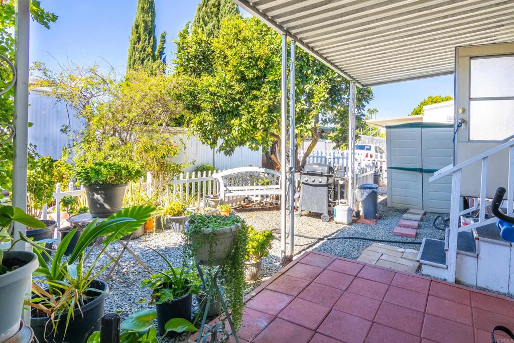 Manufactured In Park for sale at 1010 E Bobier Drive 59, Vista CA featuring 2 beds and 1 bath