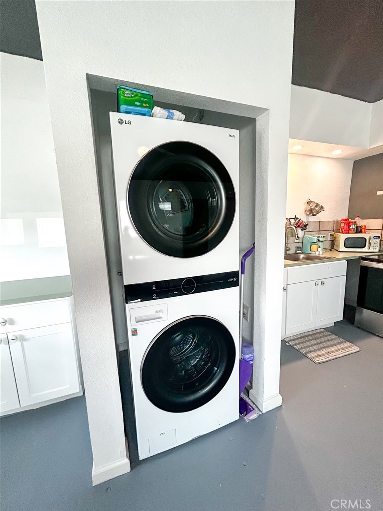 Residential Income for sale at 2139 Thomas Dr., Blythe CA