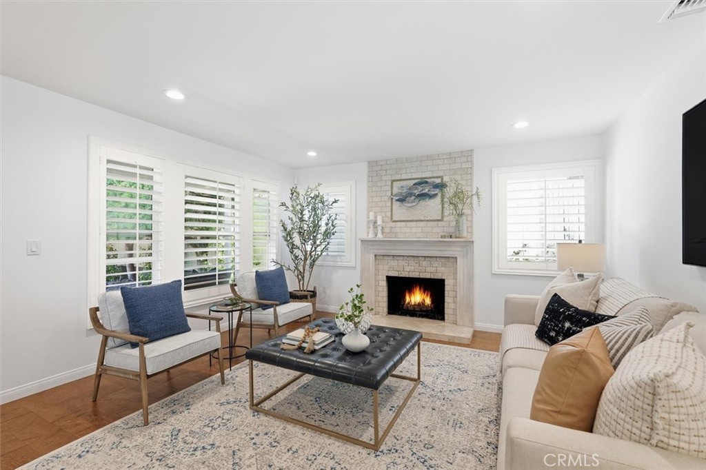 Residential for sale at 904 Knob Hill, Redondo Beach CA featuring 4 beds and 2 baths